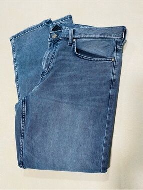 Marc Anthony Slim Jeans in Medium Blue Wash